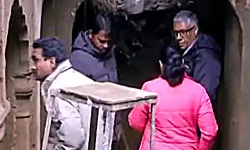चंदौसी में खुदाई का काम जारी, ASI ने संभल में प्राचीन बावड़ी का निरीक्षण किया