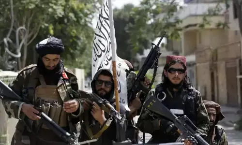 Taliban ने पाकिस्तान के हवाई हमलों का जवाब दिया, सीमा चौकियों को निशाना बनाया Taliban ने पाकिस्तान के हवाई हमलों का जवाब दिया, सीमा चौकियों को निशाना बनाया