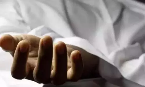 Crime: कर्ज में डूबे किसान ने आत्महत्या कर ली, पत्नी और 2 बच्चों की भी मौत Crime: कर्ज में डूबे किसान ने आत्महत्या कर ली, पत्नी और 2 बच्चों की भी मौत