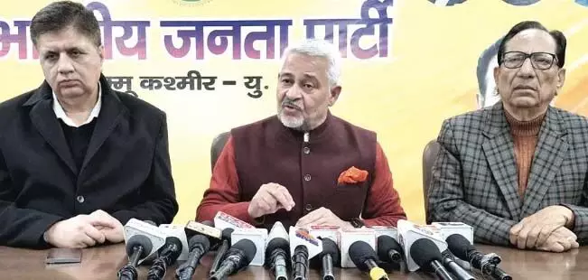 BJP: सरकारी अधिकारियों को आतंकित न करें, शासन व्यवस्था गायब