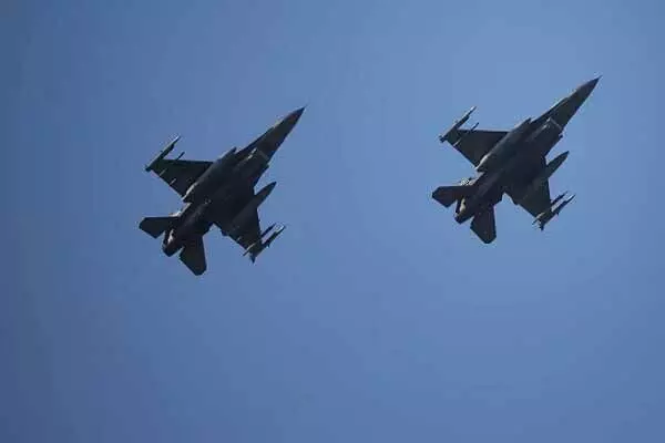 Zaporozhye क्षेत्र में F-16 लड़ाकू विमान मार गिराया