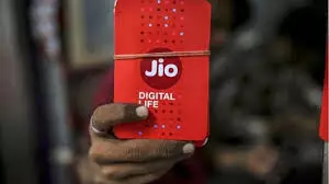 Jio ने फिर दिया  दिया झटका, इन दो पॉपुलर प्लान्स की वैलिडिटी में की कटौती