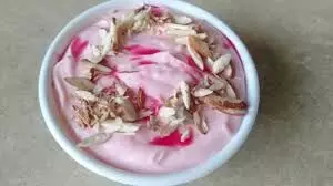 Shrikhand: दही और रूहअफजा से बनाएं ये बेहद स्वादिष्ट श्रीखंड