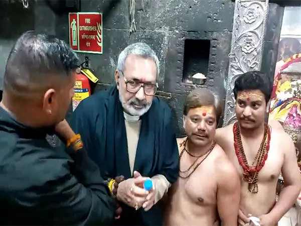 केंद्रीय मंत्री गिरिराज सिंह ने Ujjain के महाकालेश्वर मंदिर में पूजा-अर्चना की