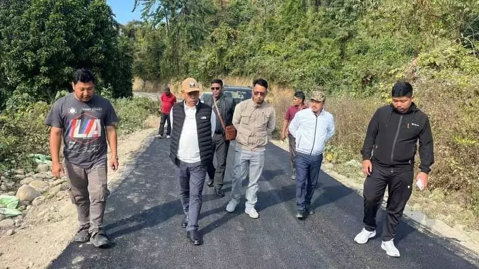 Arunachal के विधायक ने लिकाबाली निर्वाचन क्षेत्र में चल रही पीएमजीएसवाई सड़क परियोजना