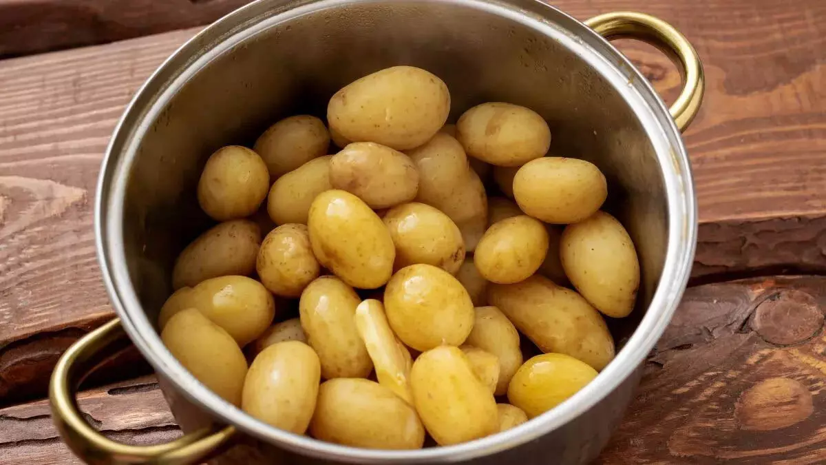 घर पर Potatoes से स्टार्च हटाने के 4 आसान तरीके