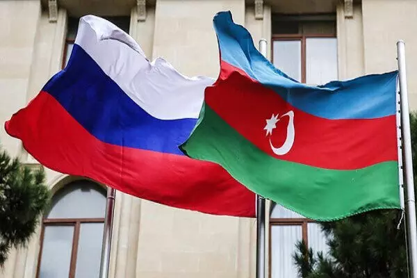 Azerbaijan ने अपने क्षेत्र में रूसियों के अस्थायी प्रवास की अवधि के नियमों को बदला