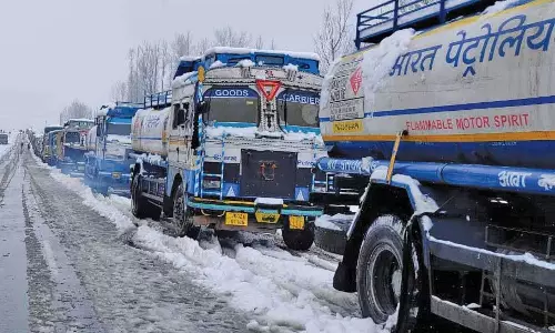 Bhaderwah : बनिहाल में सैकड़ों यात्री फंसे