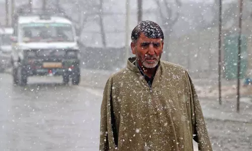 GMC advisory: अधिक जोखिम वाले लोगों से ठंड के बीच अतिरिक्त सावधानी बरतने का आग्रह GMC advisory: अधिक जोखिम वाले लोगों से ठंड के बीच अतिरिक्त सावधानी बरतने का आग्रह