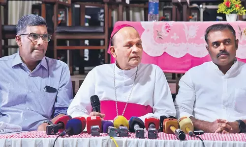 Kerala: मुनंबम पर वक्फ बोर्ड का दावा अस्वीकार्य Kerala: मुनंबम पर वक्फ बोर्ड का दावा अस्वीकार्य