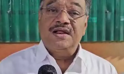 बंगाल में घुसपैठ रोकने के लिए सभी को साथ आना होगा : समिक भट्टाचार्य बंगाल में घुसपैठ रोकने के लिए सभी को साथ आना होगा : समिक भट्टाचार्य
