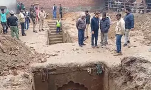 संभल की चंदौसी में बावड़ी के आसपास बने मकान होंगे खाली