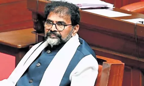 Karnataka: विपक्ष ने आरडीपीआर मंत्री प्रियांक खड़गे को हटाने की मांग की Karnataka: विपक्ष ने आरडीपीआर मंत्री प्रियांक खड़गे को हटाने की मांग की