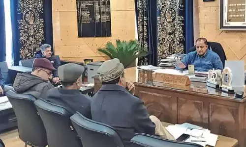 निदेशक रेशम उत्पादन ने जम्मू-कश्मीर में विभाग की प्रगति की समीक्षा की
