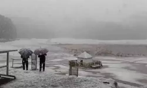 चंबा में बर्फबारी के बाद किसानों और बागवानों के चेहरे खिले चंबा में बर्फबारी के बाद किसानों और बागवानों के चेहरे खिले