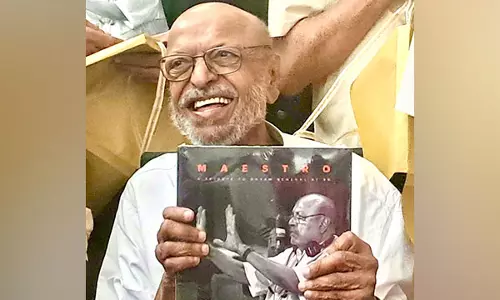 नसीरुद्दीन शाह, शबाना आज़मी और अन्य लोग Mumbai में श्याम बेनेगल की स्मृति में आयोजित कार्यक्रम में शामिल हुए नसीरुद्दीन शाह, शबाना आज़मी और अन्य लोग Mumbai में श्याम बेनेगल की स्मृति में आयोजित कार्यक्रम में शामिल हुए