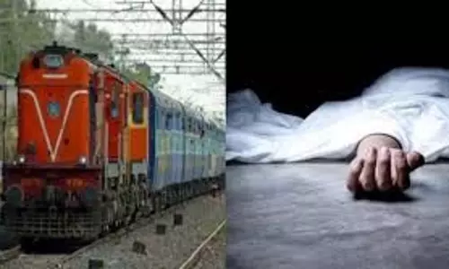 UP:  अमरोहा में 10वीं के छात्र ने ट्रेन के आगे कूदकर जान दी