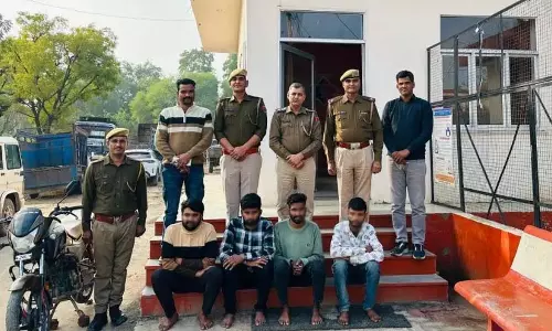 Ajmer: लूट का मामला दर्ज कराने वाले परिवादी को उसके 3 दोस्तों के साथ गिरफ्तार Ajmer: लूट का मामला दर्ज कराने वाले परिवादी को उसके 3 दोस्तों के साथ गिरफ्तार