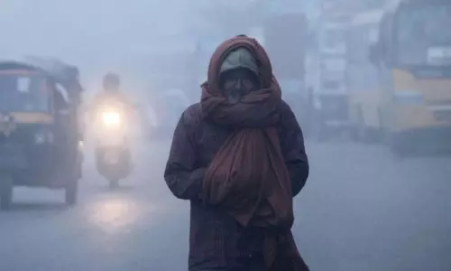 New Delhi: देशभर में बारिश के बादल छंटने के बाद कड़ाके की ठंड बढ़ने के आसार New Delhi: देशभर में बारिश के बादल छंटने के बाद कड़ाके की ठंड बढ़ने के आसार