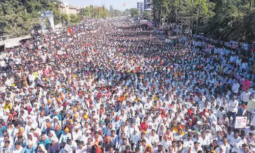 slain Sarpanch के लिए न्याय की मांग , बीड में सर्वदलीय विरोध प्रदर्शन