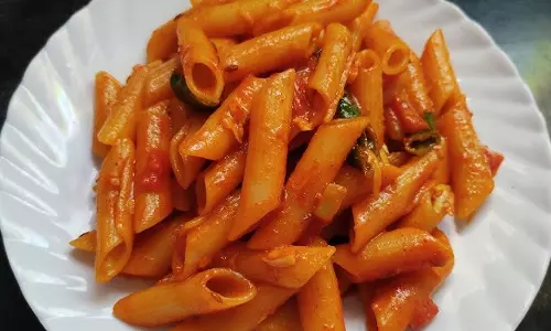 Tomato Garlic Pasta फॉलो करें आसान रेसिपी