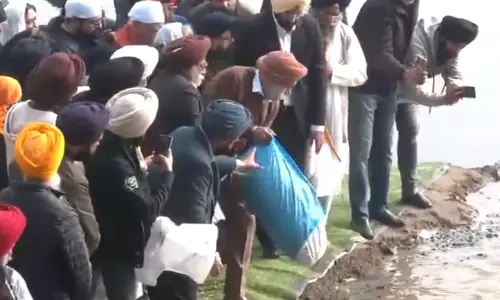 पूर्व प्रधानमंत्री मनमोहन सिंह की अस्थि विसर्जन की रस्में निभाई गईं पूर्व प्रधानमंत्री मनमोहन सिंह की अस्थि विसर्जन की रस्में निभाई गईं
