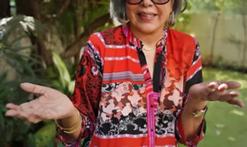 Zeenat Aman ने प्रेरणादायक नोट पर साल का अंत किया