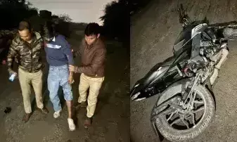 Noida: पुलिस व लुटेरों के बीच हुई मुठभेड़ में एक बदमाश घायल Noida: पुलिस व लुटेरों के बीच हुई मुठभेड़ में एक बदमाश घायल