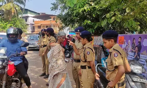Kerala के स्कूलों में छात्र पुलिस कैडेट योजना को संघर्ष करना पड़ रहा Kerala के स्कूलों में छात्र पुलिस कैडेट योजना को संघर्ष करना पड़ रहा
