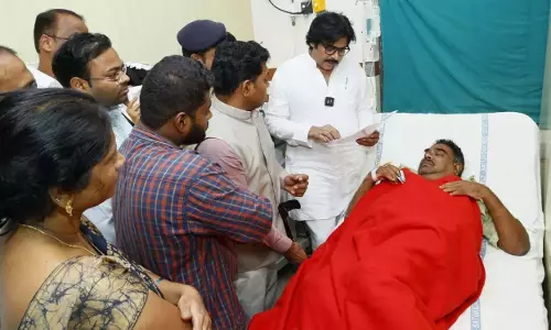 Pawan Kalyan ने कहा- सरकारी अधिकारियों पर हमले बर्दाश्त नहीं किए जाएंगे