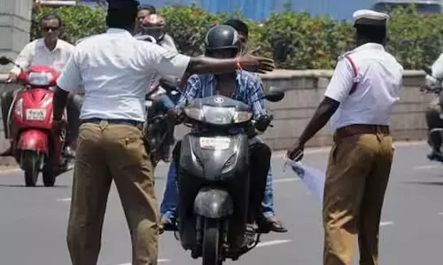 Odisha : बालासोर में लापरवाही से गाड़ी चलाने पर आरटीओ ने दो युवकों पर कार्रवाई की
