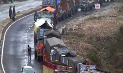 Srinagar-Jammu National Highway पर दोतरफा यातायात बहाल
