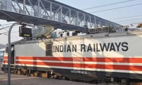 Indian Railways ने 6,450 किलोमीटर ट्रैक नवीनीकरण पूरा किया, प्रमुख खंडों पर गति 130 किलोमीटर प्रति घंटे तक बढ़ाई