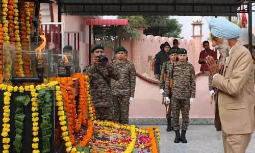 Punjab: नग्गी स्मारक पर युद्ध नायकों का सम्मान किया गया Punjab: नग्गी स्मारक पर युद्ध नायकों का सम्मान किया गया