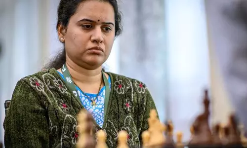 कोनेरू हम्पी ने फिडे महिला विश्व रैपिड चैम्पियनशिप जीती, Indonesia की इरीन सुकंदर को हराया