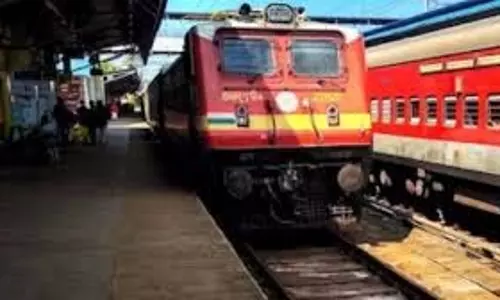 रेलवे में नौकरी का लालच: रिटायर फौजी से की ठगी, महिला समेत 2 के मामला दर्ज रेलवे में नौकरी का लालच: रिटायर फौजी से की ठगी, महिला समेत 2 के मामला दर्ज