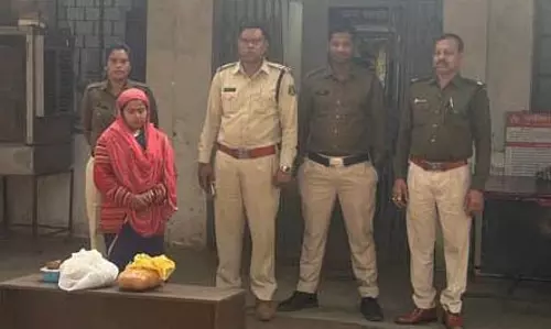 मकान की तलाशी लेने पर मिला गांजा, महिला गिरफ्तार मकान की तलाशी लेने पर मिला गांजा, महिला गिरफ्तार