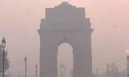 Delhi weather: तापमान में और गिरावट और घने कोहरे के साथ शीतलहर तेज़ हुई