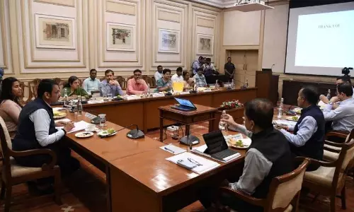 रोजगार, कृषि, सौर ऊर्जा मार्गदर्शन में काम करें: CM फडणवीस का आदेश रोजगार, कृषि, सौर ऊर्जा मार्गदर्शन में काम करें: CM फडणवीस का आदेश