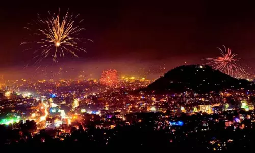 Uttarakhand: नए साल से पहले ही कई जगहों पर होटल और होमस्टे 5 दिन पहले ही पैक Uttarakhand: नए साल से पहले ही कई जगहों पर होटल और होमस्टे 5 दिन पहले ही पैक