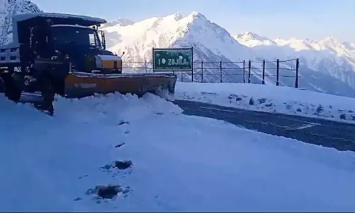 ज़ोजिला को यातायात के लिए खुला रखें: CEC ने अधिकारियों से कहा ज़ोजिला को यातायात के लिए खुला रखें: CEC ने अधिकारियों से कहा