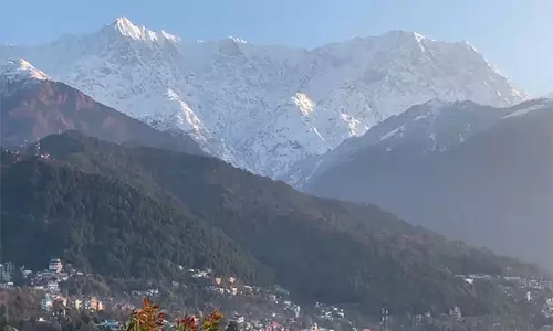 Dharamsala में शीतलहर, तापमान 0°C से नीचे पहुंचा Dharamsala में शीतलहर, तापमान 0°C से नीचे पहुंचा