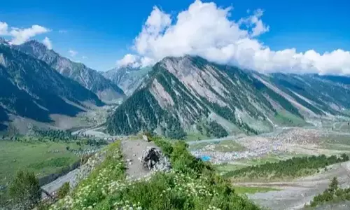 Kashmir विश्वविद्यालय में बर्फबारी के कारण परीक्षाएं स्थगित Kashmir विश्वविद्यालय में बर्फबारी के कारण परीक्षाएं स्थगित