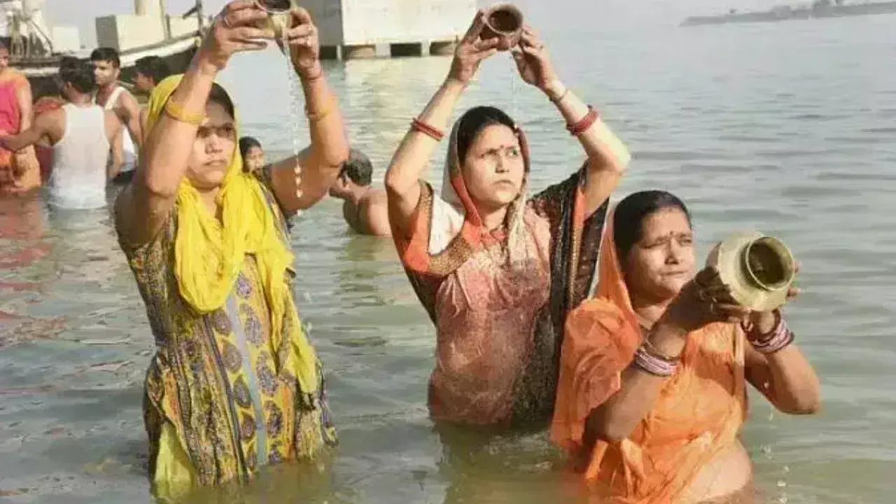 Mahakumbh : गंगा स्नान से पहले जान लें इसके नियम, नहीं कोई बाधा Mahakumbh : गंगा स्नान से पहले जान लें इसके नियम, नहीं कोई बाधा