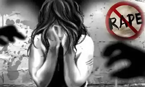 Murud: नाव पर नाबालिग लड़की से बलात्कार, रेवदंडा थाने में मामला दर्ज Murud: नाव पर नाबालिग लड़की से बलात्कार, रेवदंडा थाने में मामला दर्ज