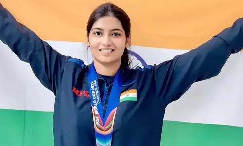 Ashi Chouksey ने 67वीं राष्ट्रीय निशानेबाजी चैंपियनशिप में पहला महिला 3पी खिताब जीता Ashi Chouksey ने 67वीं राष्ट्रीय निशानेबाजी चैंपियनशिप में पहला महिला 3पी खिताब जीता