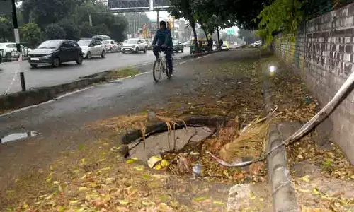 मोहाली में PSEB बिल्डिंग के पास मकान ढहने से यात्री चिंतित