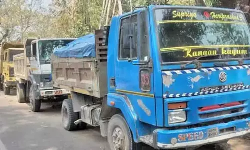 Meghalaya : सामाजिक कार्यकर्ता ने अवैध बोल्डर परिवहन की जांच की मांग की