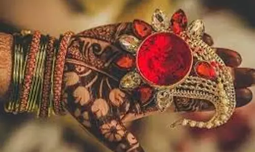 Sindoor Ke Niyam: इन दो दिनों में  नहीं लगाना चाहिए सिंदूर, जानें  नियम