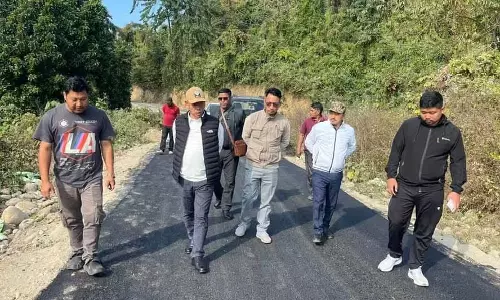 Arunachal : विधायक न्यिग्योर ने लीकाबली निर्वाचन क्षेत्र में सड़क परियोजना का निरीक्षण किया